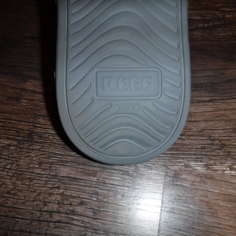 Reef Men's Gray Flip Flops Sandals USA 9 Beach Pool Casual Summer Shoes - Picture 4 of 8